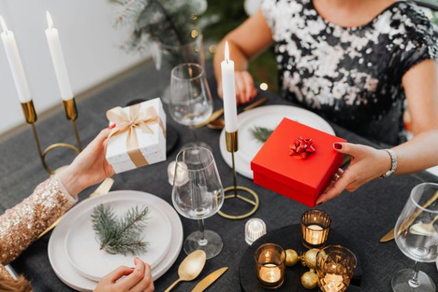 Healthy Gift Boxes for Dinner Guests Australia